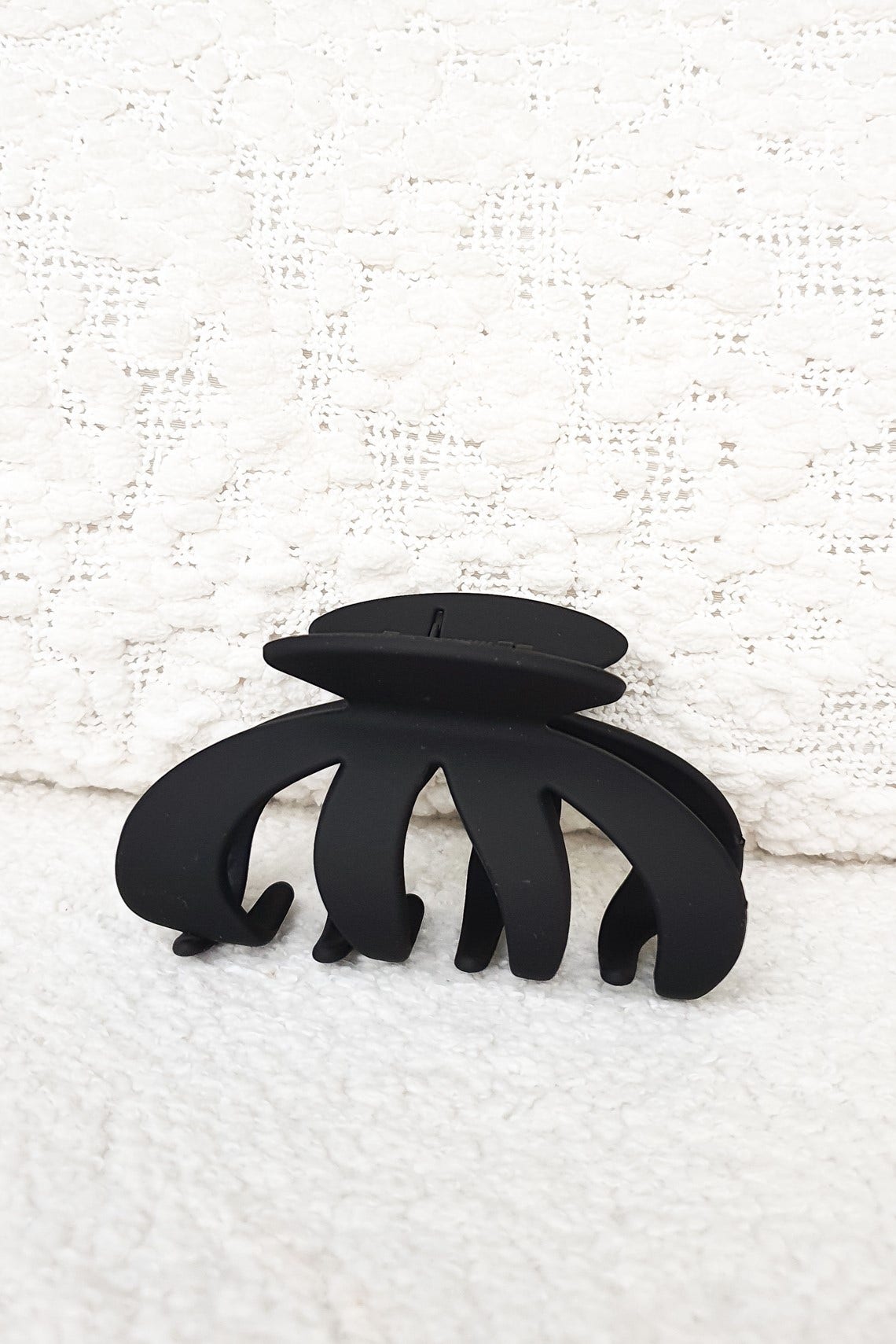 Louise Claw Clip in matte black finish, 10cm length, perfect for stylish hair styling and secure hold.