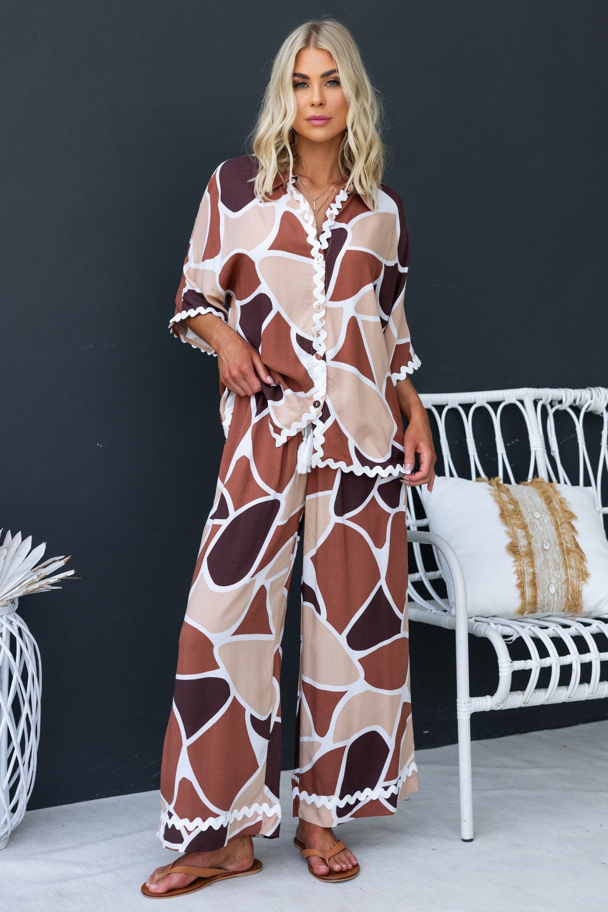 Maito Shirt in relaxed fit, featuring brown and beige colors with lace trim, perfect for casual summer styling.