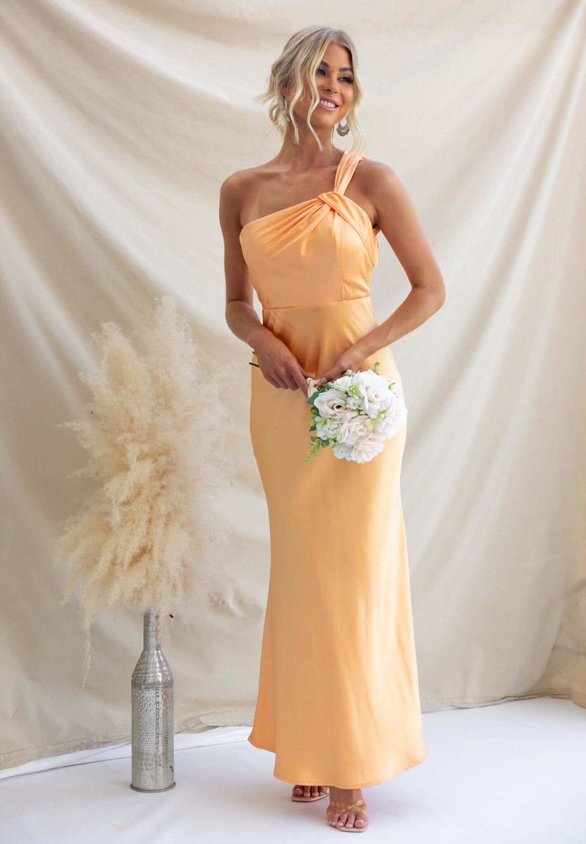 Utori Maxi Dress - Elegant One-Shoulder Style Amaroso Boutique Utori Maxi Dress - Elegant One-Shoulder Style Amaroso Boutique