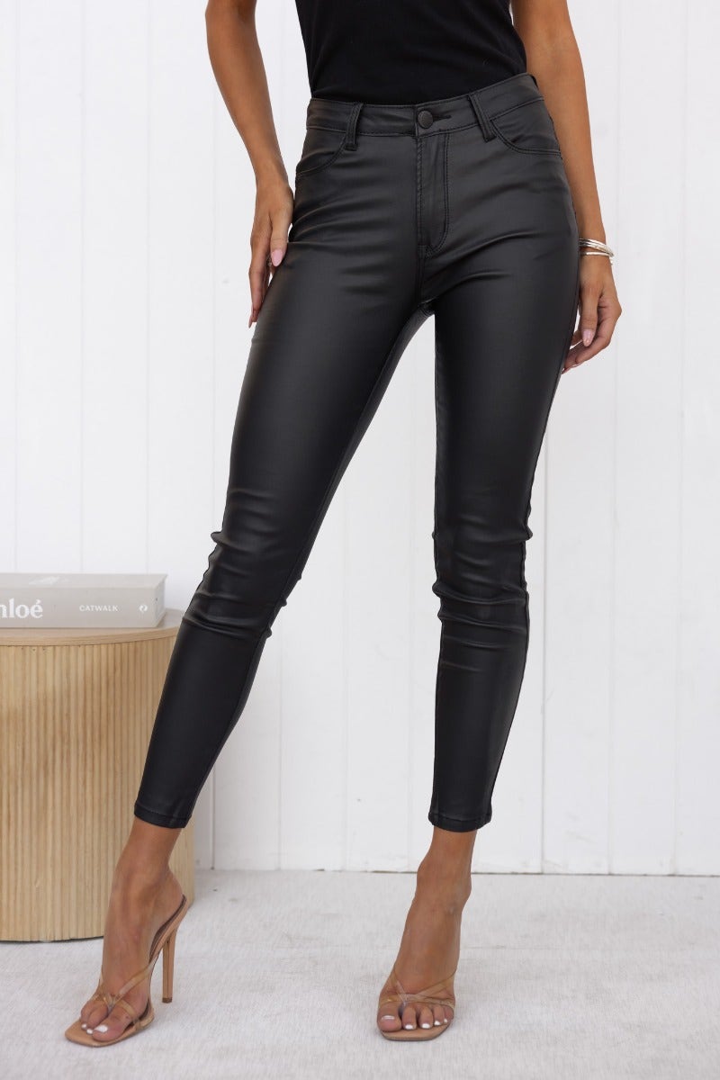 Harston Pants: sleek wet look, mid-high waist fit with front and back pockets, perfect for chic casual outfits.
