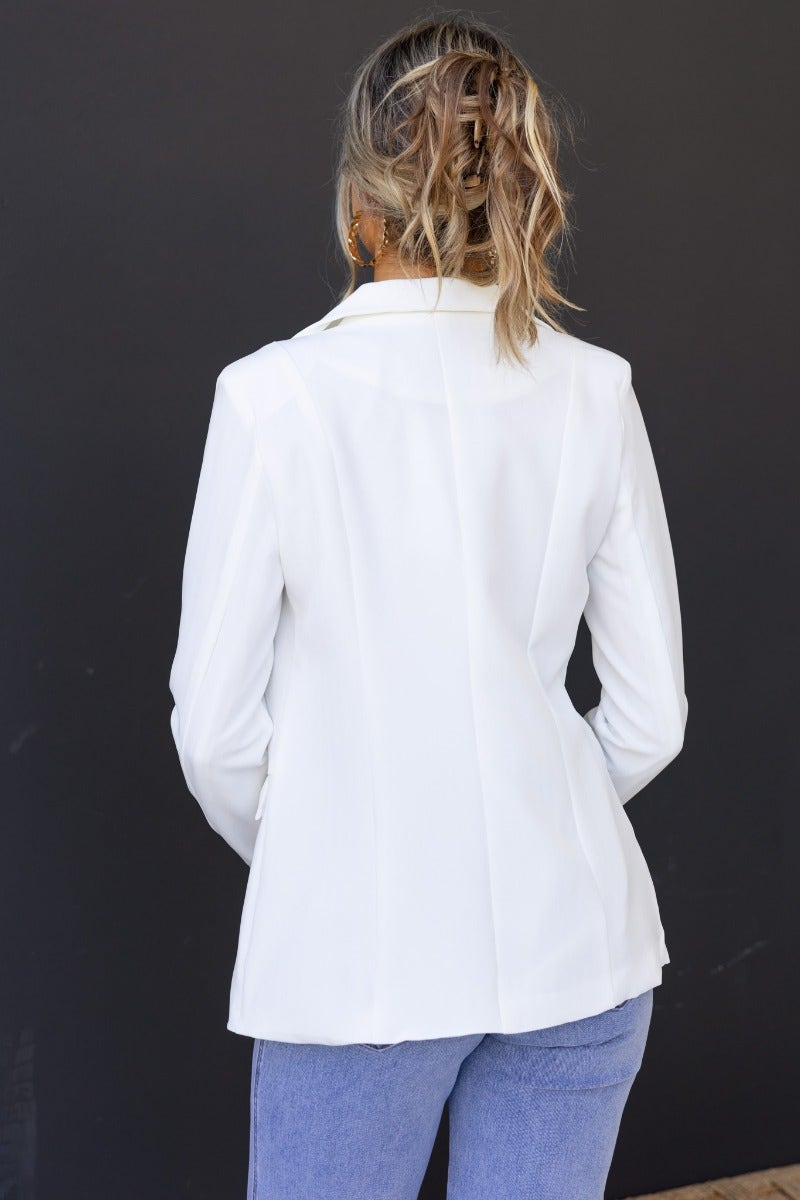Back view of the Edin Blazer in white, featuring a tailored fit and classic collar.
