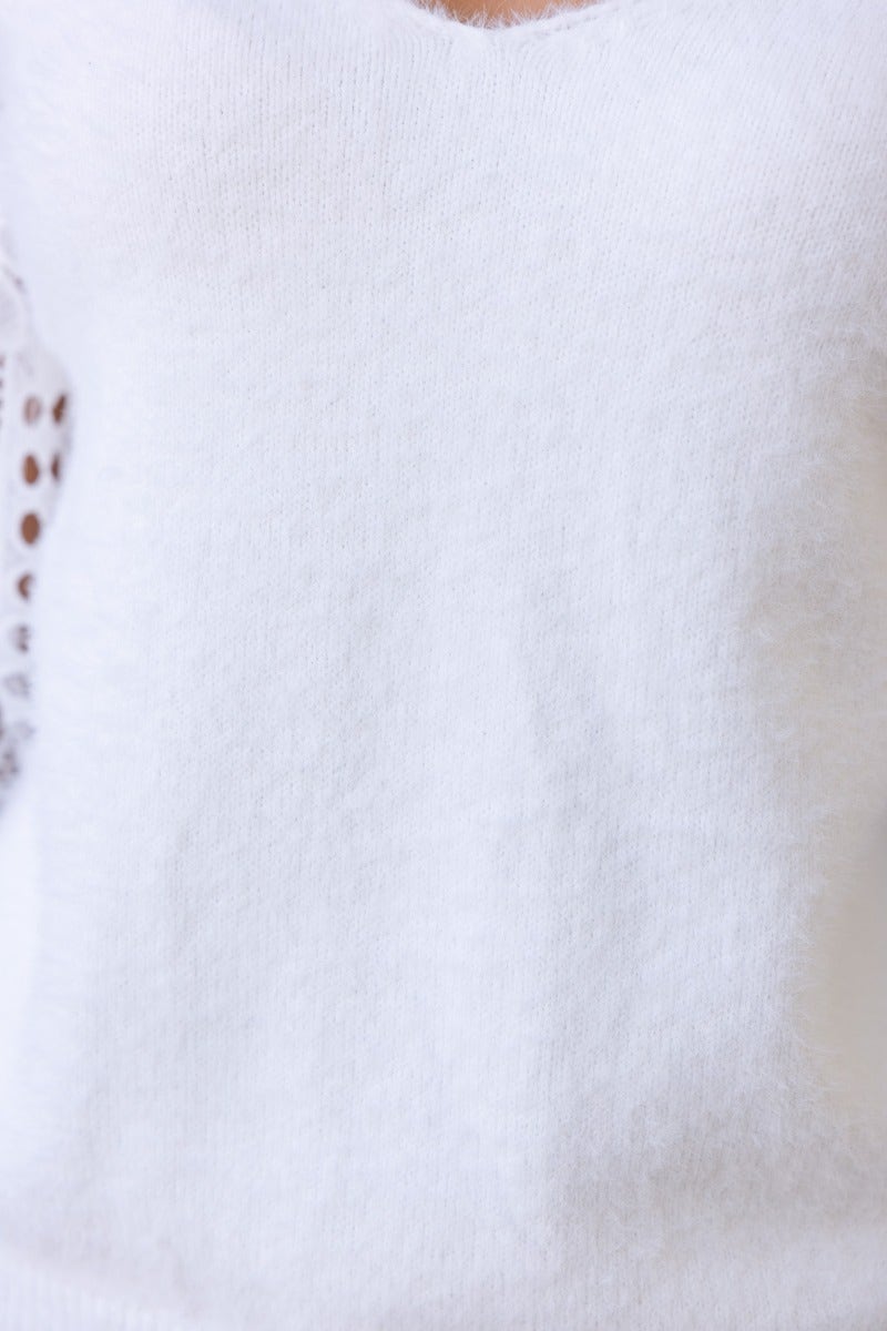Indya Jumper, fluffy white knit with V-neckline and lace sleeves, crafted from a cozy acrylic-wool blend.