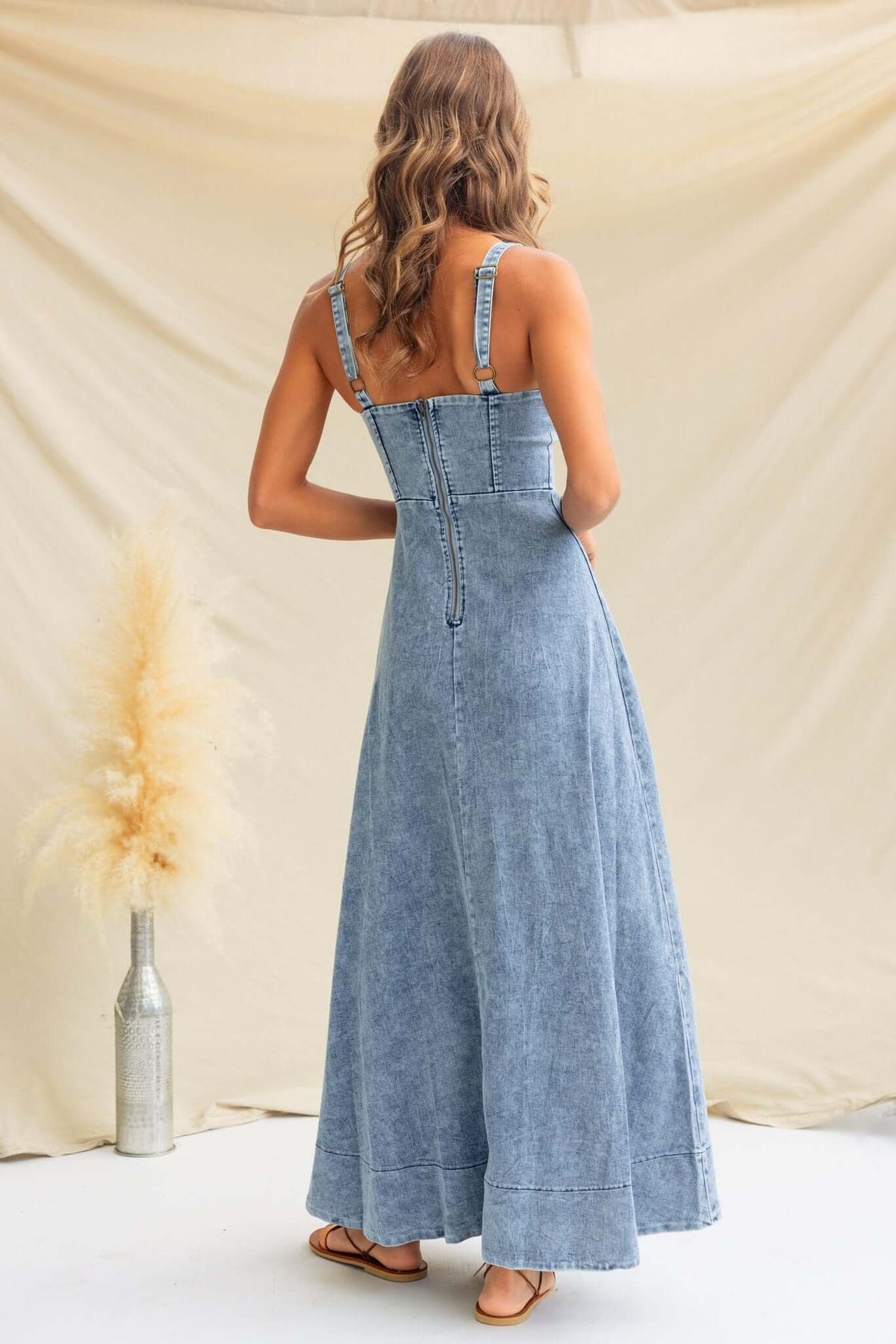 Cannie Denim Maxi Dress - Stylish & Comfortable Amaroso Boutique Cannie Denim Maxi Dress - Stylish & Comfortable Amaroso Boutique