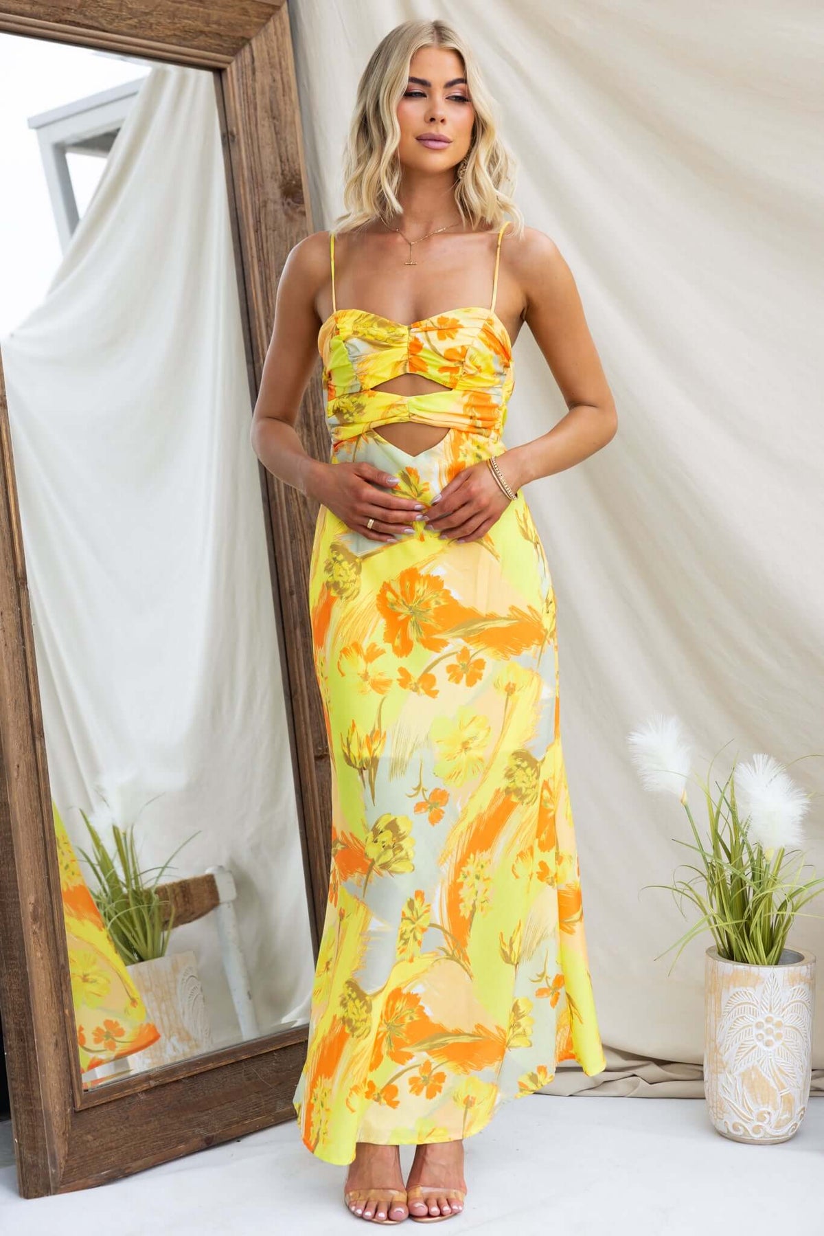 Calm Soul Maxi Dress - Elegant Chic Style Amaroso Boutique Calm Soul Maxi Dress - Elegant Chic Style Amaroso Boutique
